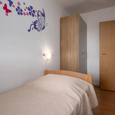Three-bedroom In I Vrsar