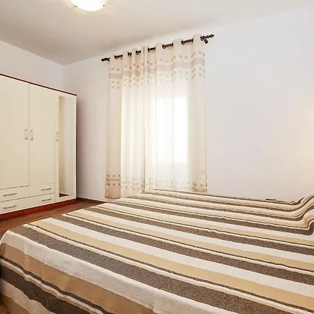 Three-bedroom In I