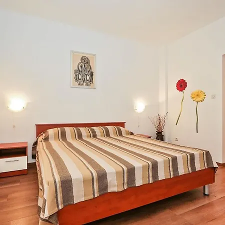 Lägenhet Three-bedroom In I *